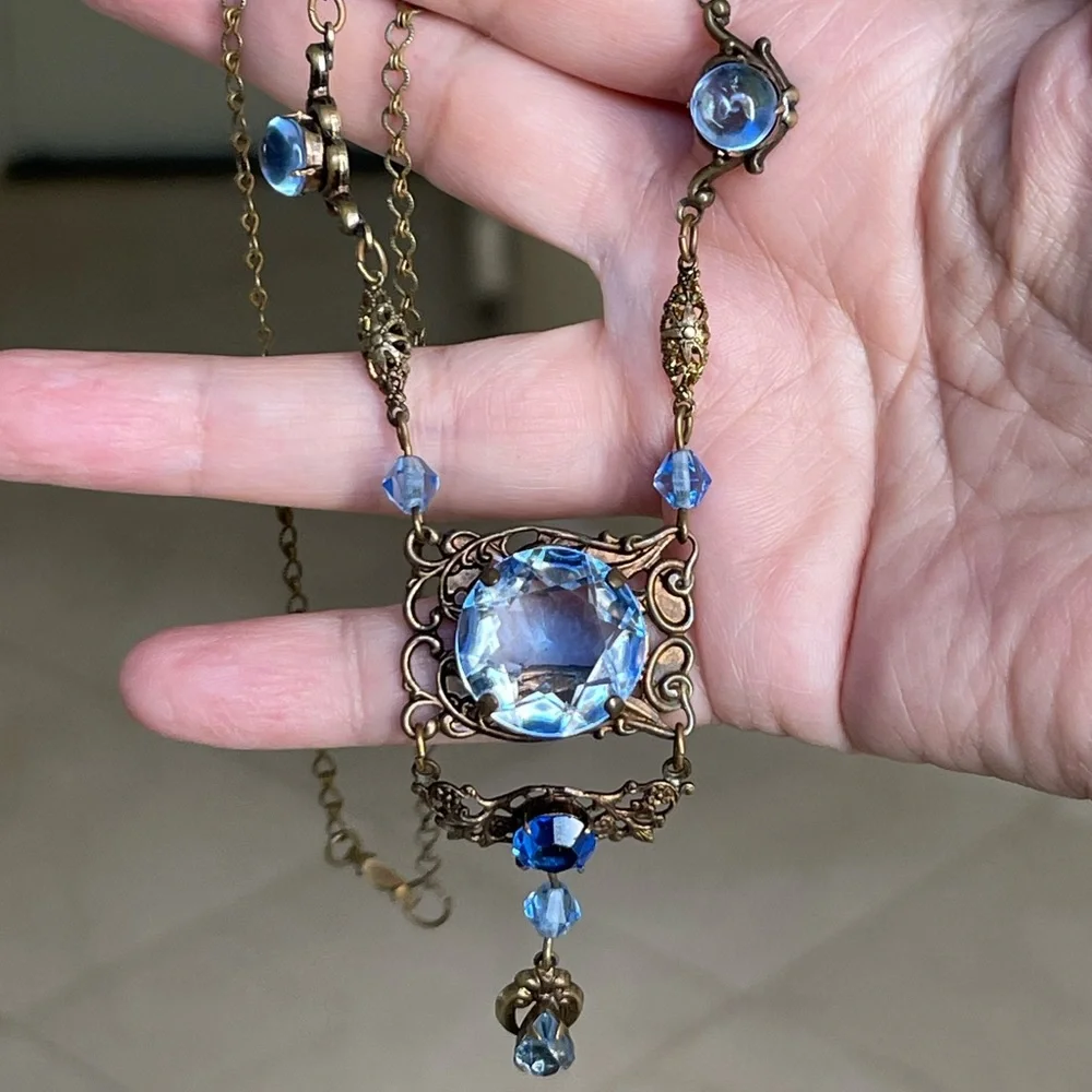 Original Art Deco 1920s blue crystal glass and brass pendant necklace - Picture 3 of 14